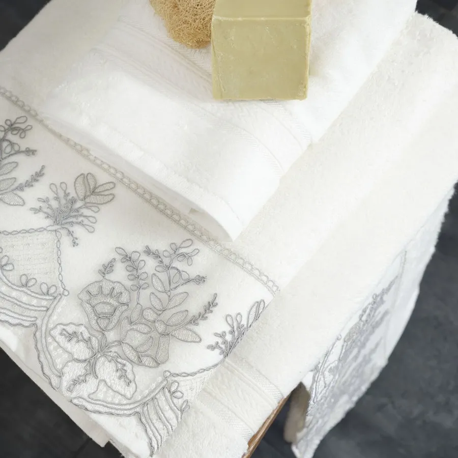 Karaca Home Monique Silber Französisch Spitze Bambus Familie Bademantel Set - Image 3