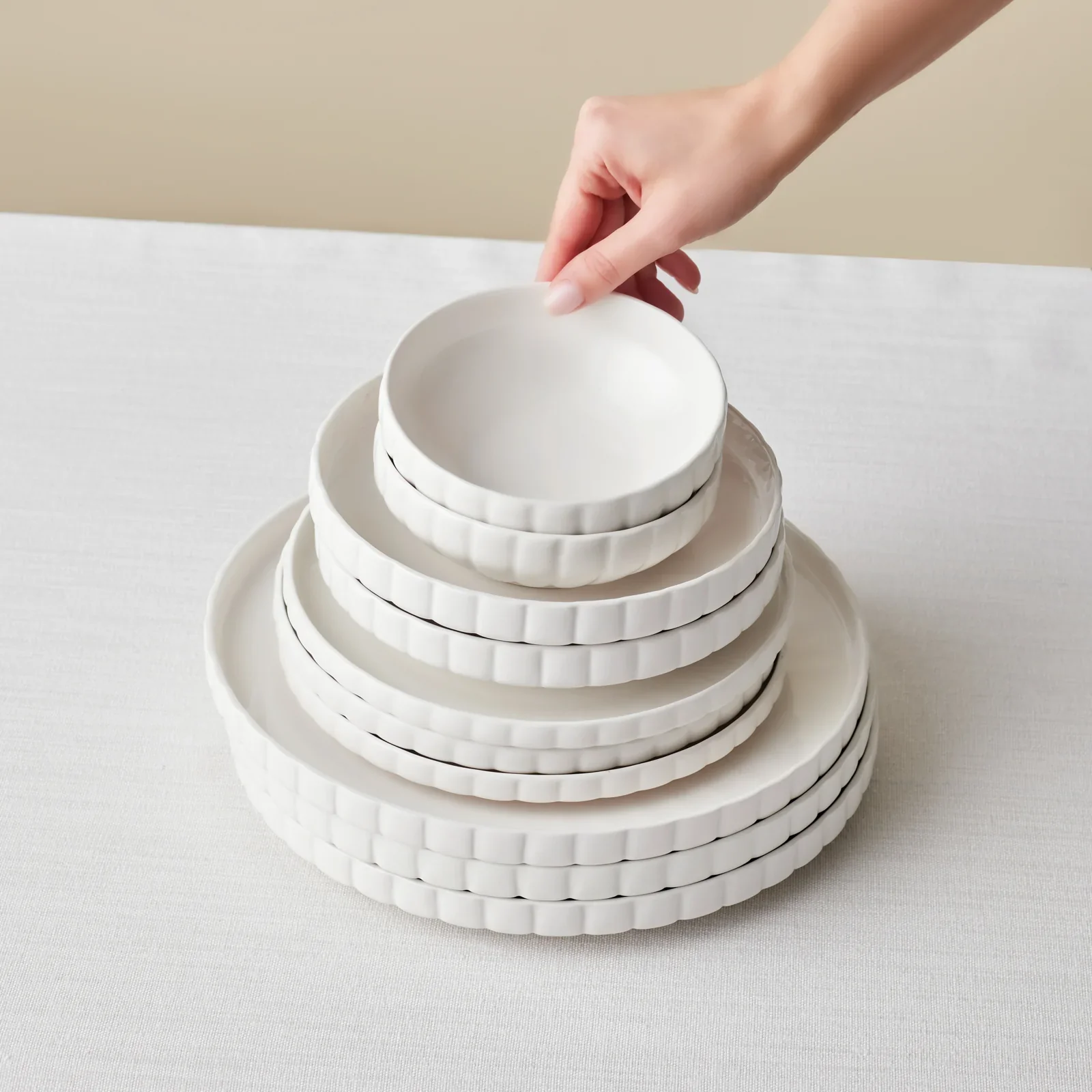 Karaca Stream Bone China Pumpkin 24-teiliges Tafelservice für 6 Personen, Weiß - Image 2