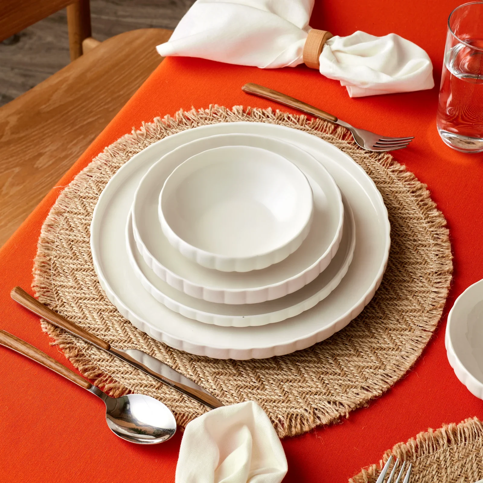 Karaca Stream Bone China Pumpkin 24-teiliges Tafelservice für 6 Personen, Weiß - Image 4