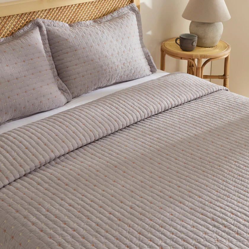 Karaca Margot Bettüberwurf Set Grau 230x240cm + 2(50x70) cm - Image 4
