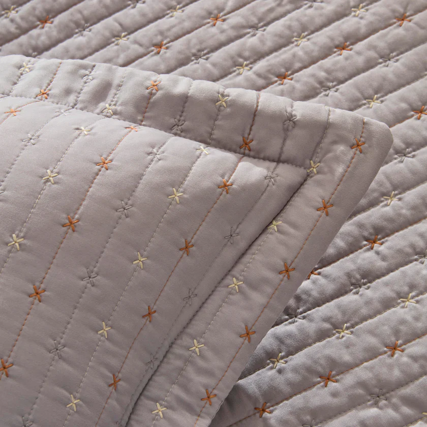 Karaca Margot Bettüberwurf Set Grau 230x240cm + 2(50x70) cm - Image 8