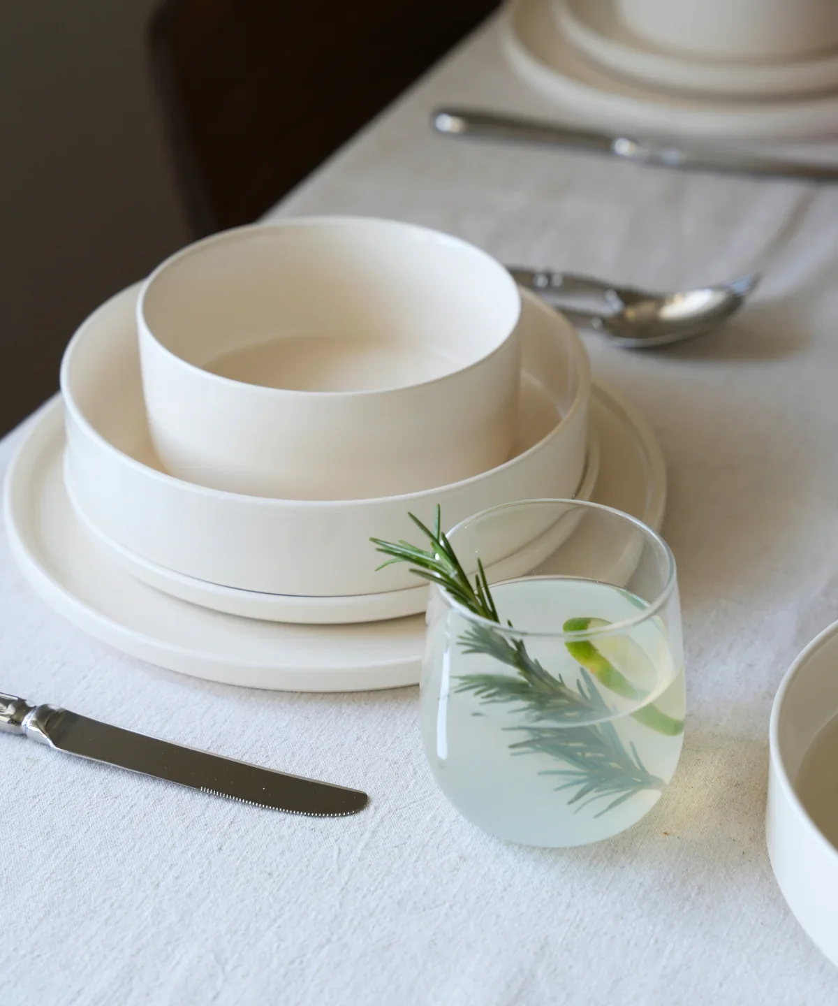 Noa Beige Geschirrset – 24-teilig - Image 9