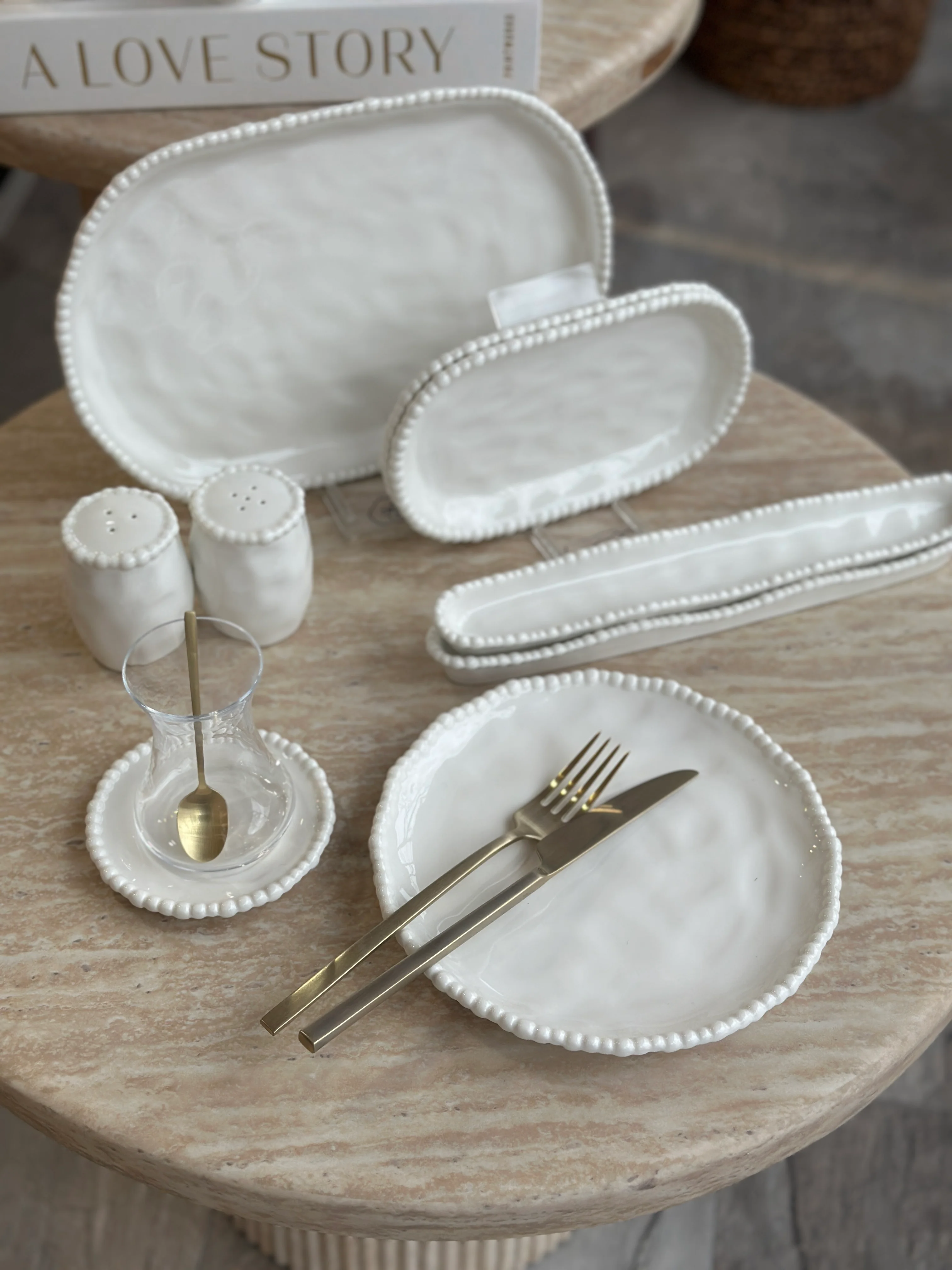 ** PRE-ORDER ** Pearly Weiss 31-teiliges Frühstücksset - Image 4