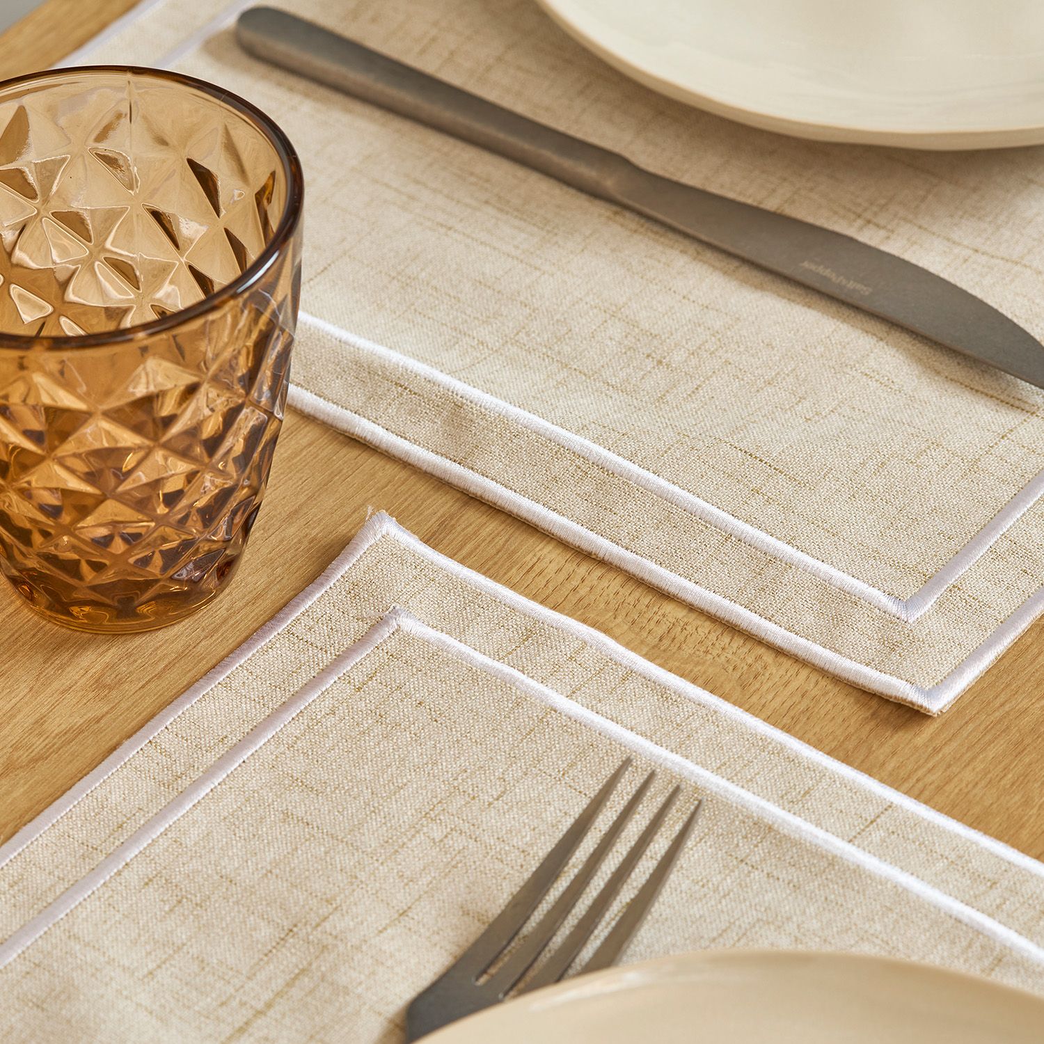 Platzset Beige mit weisser Naht Tabletop - Image 3